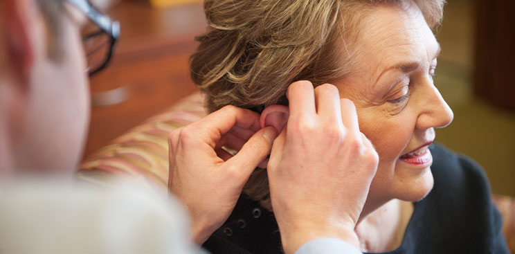 Dealing With Common Hearing Aid Problems